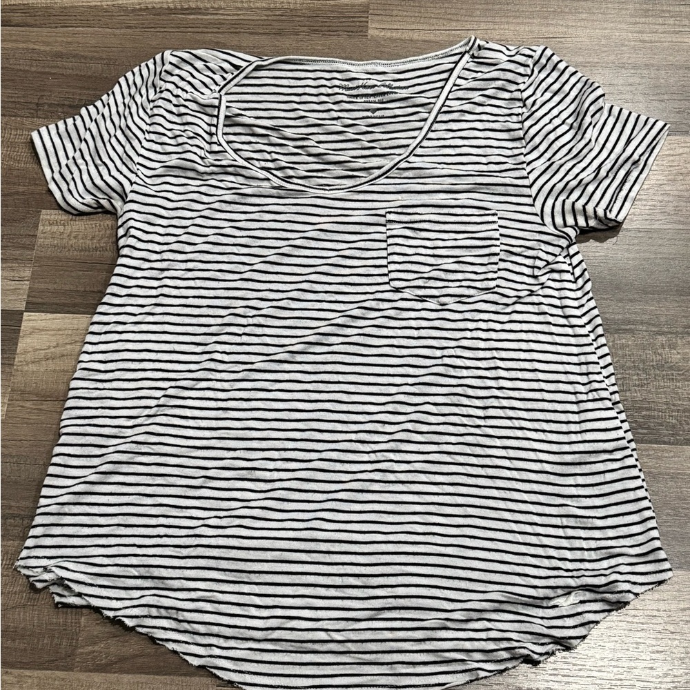 ⚠️Hollister Striped Scoop Neck Tee⚠️